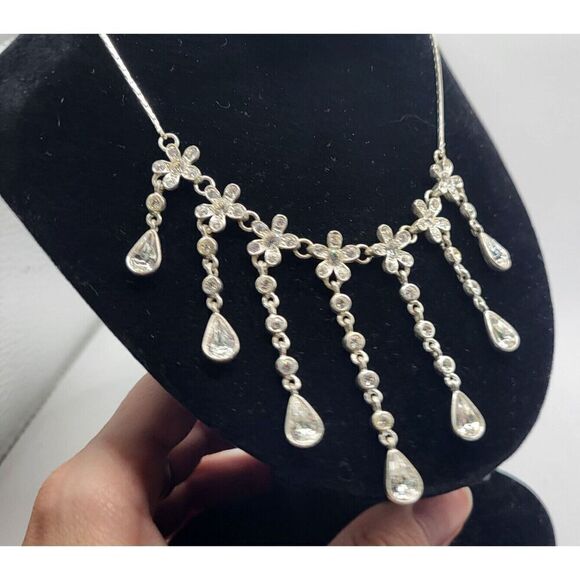 Anne Klein AKII Vintage Daisy Drop Necklace Graduated Crystal Silver 17.5 in - Picture 1 of 4
